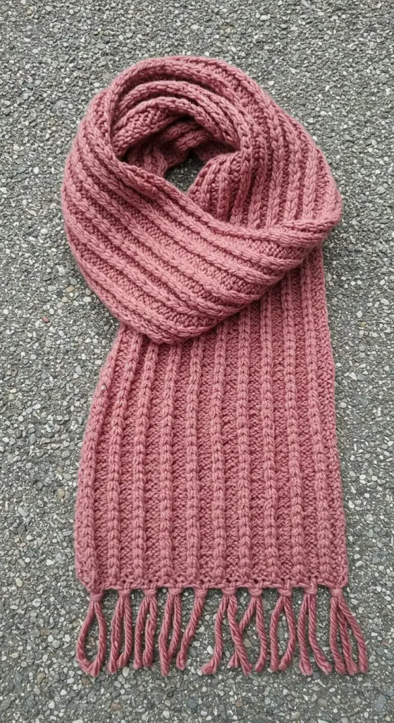 10 Craft Gift Ideas For Best Friend 6 5. Knitted Scarf