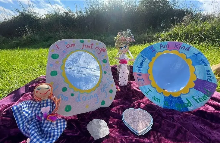 18 Friend Craft Ideas For Kids That Are Fun to Make and Even Better to Give 6 Painted Affirmation Mirrors Kids Give a Friend