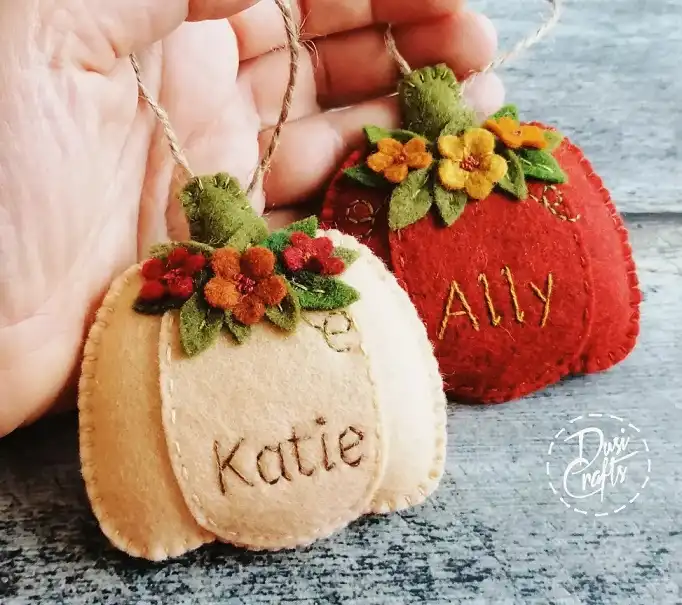 Felt Pumpkin Place Cards Guests Take Home