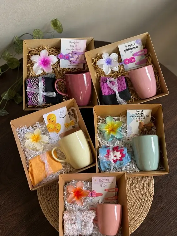 18 Friend Craft Ideas For Kids That Are Fun to Make and Even Better to Give 2 Mini Friendship Gift Boxes With a Mug and a Flower Clip