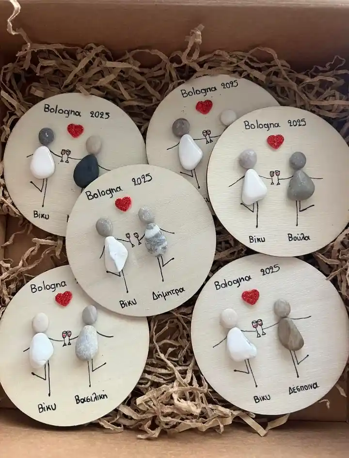 18 Friend Craft Ideas For Kids That Are Fun to Make and Even Better to Give 9 Pebble Art Keepsakes With Two Best Friends on Each One