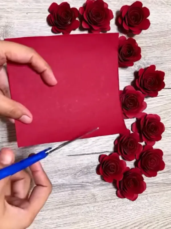 18 Craft Ideas For Paper Flowers You Can Make in Minutes 4 Rolled Paper Rose