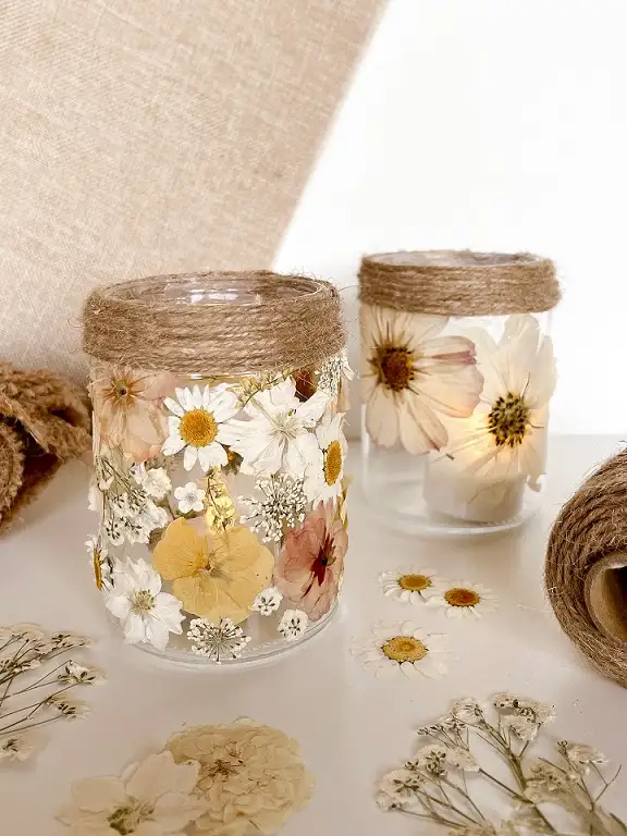 Pressed Flower Candle Jars for a Slow, Quiet Evening