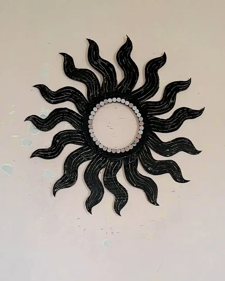 Black Painted Sun With Wavy Rays for a Big Empty Wall