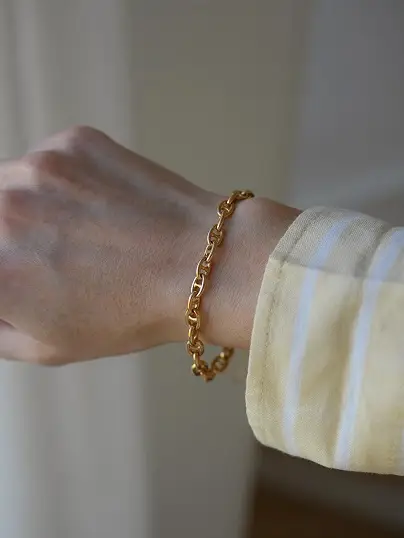 17 Vintage Bracelet Ideas for Stacking, Layering, and Wearing Solo 14 Mariner Link Chain Bracelet