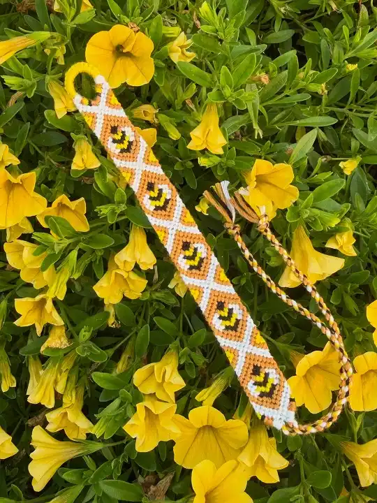 20 Cute Friendship Bracelet Ideas (Beaded, Woven, and Charm Styles) 9 White Background Diamond Weave Bracelet