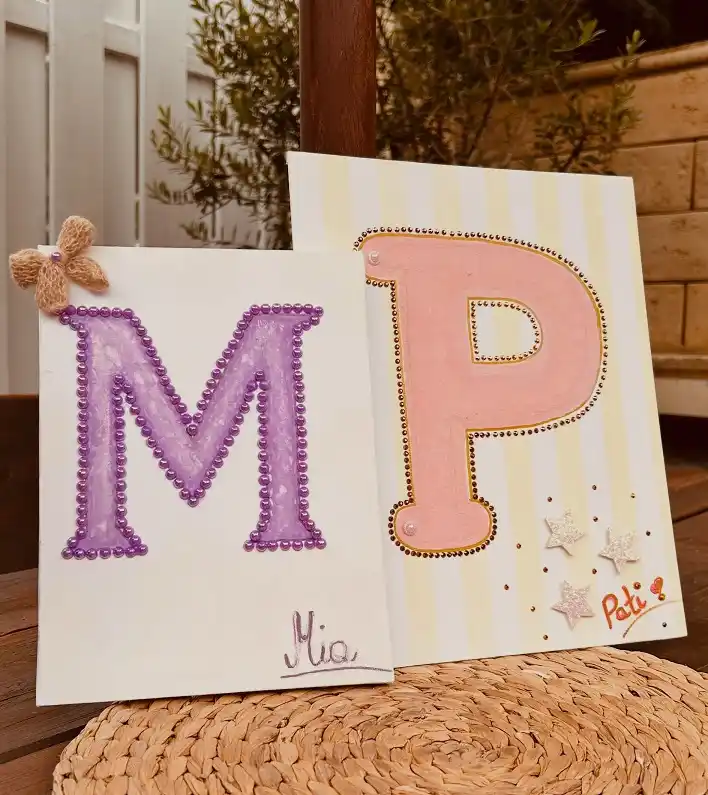 Initial Canvases With a Pearl Outline
