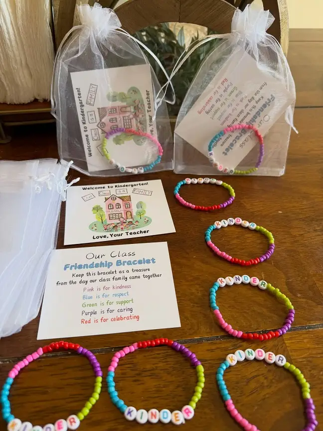 13 Friendship Bracelet Ideas for Preschool Crafts 6 Bagged Bracelet Favors With a Keepsake Card