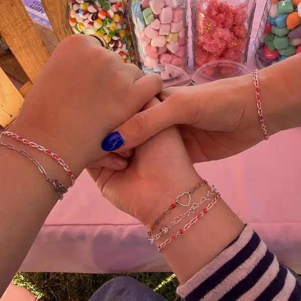 Chain Bracelets for Guests Who Are Too Old for Bead Threading