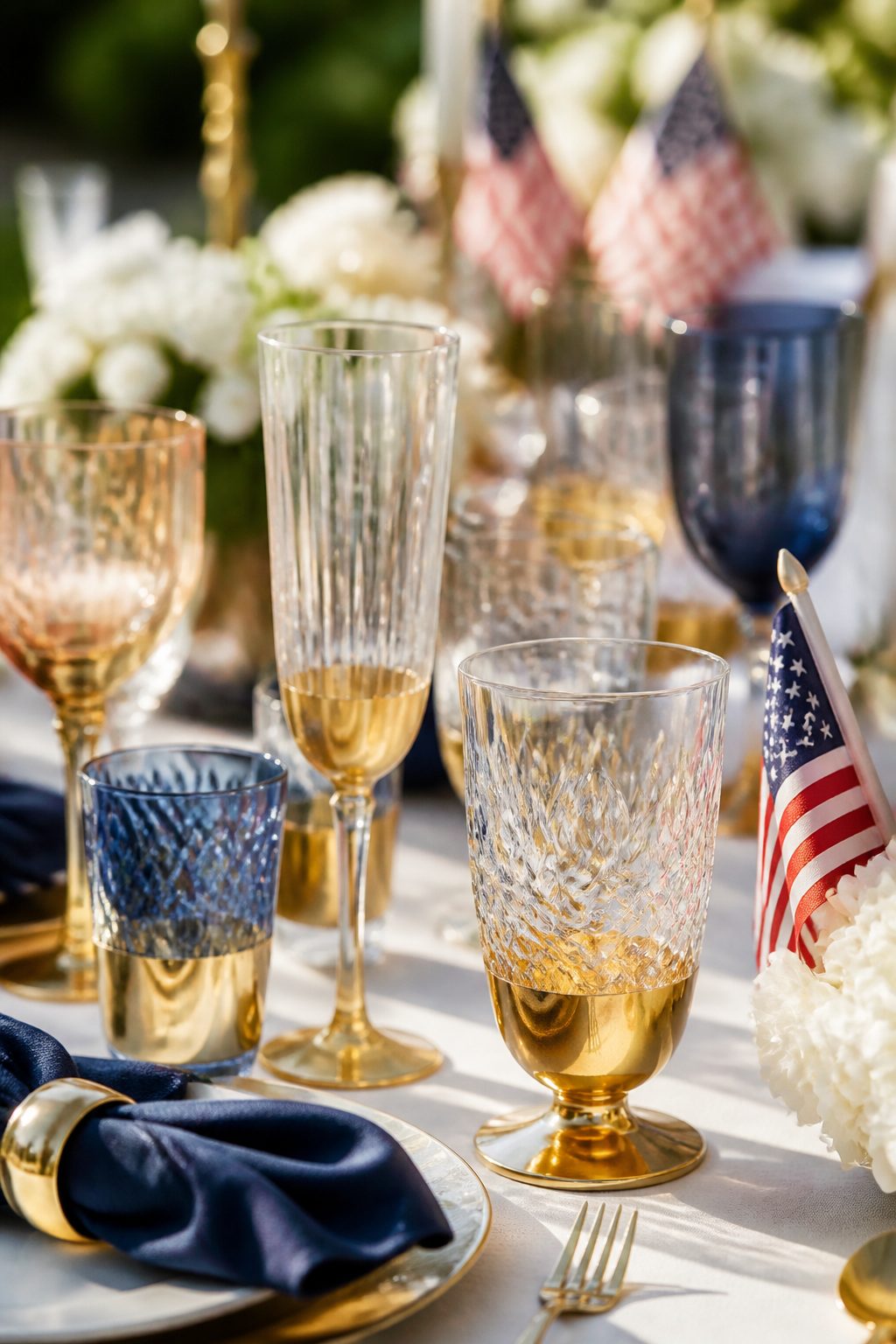 10 DIY 4th of July Luxury Tablescape Ideas 10 Item 9