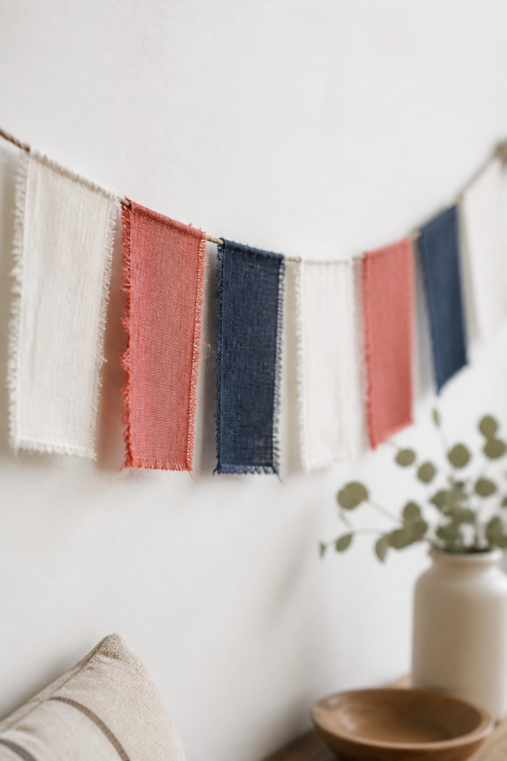 10 DIY 4th of July Minimalist Home Decor Ideas 7 Item 6