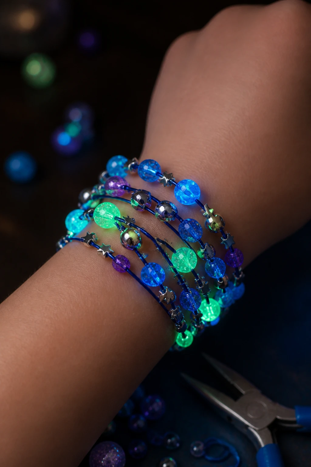 9 Wire Bracelet Ideas for Kids Craft Class That Need Zero Experience 8 Item 7