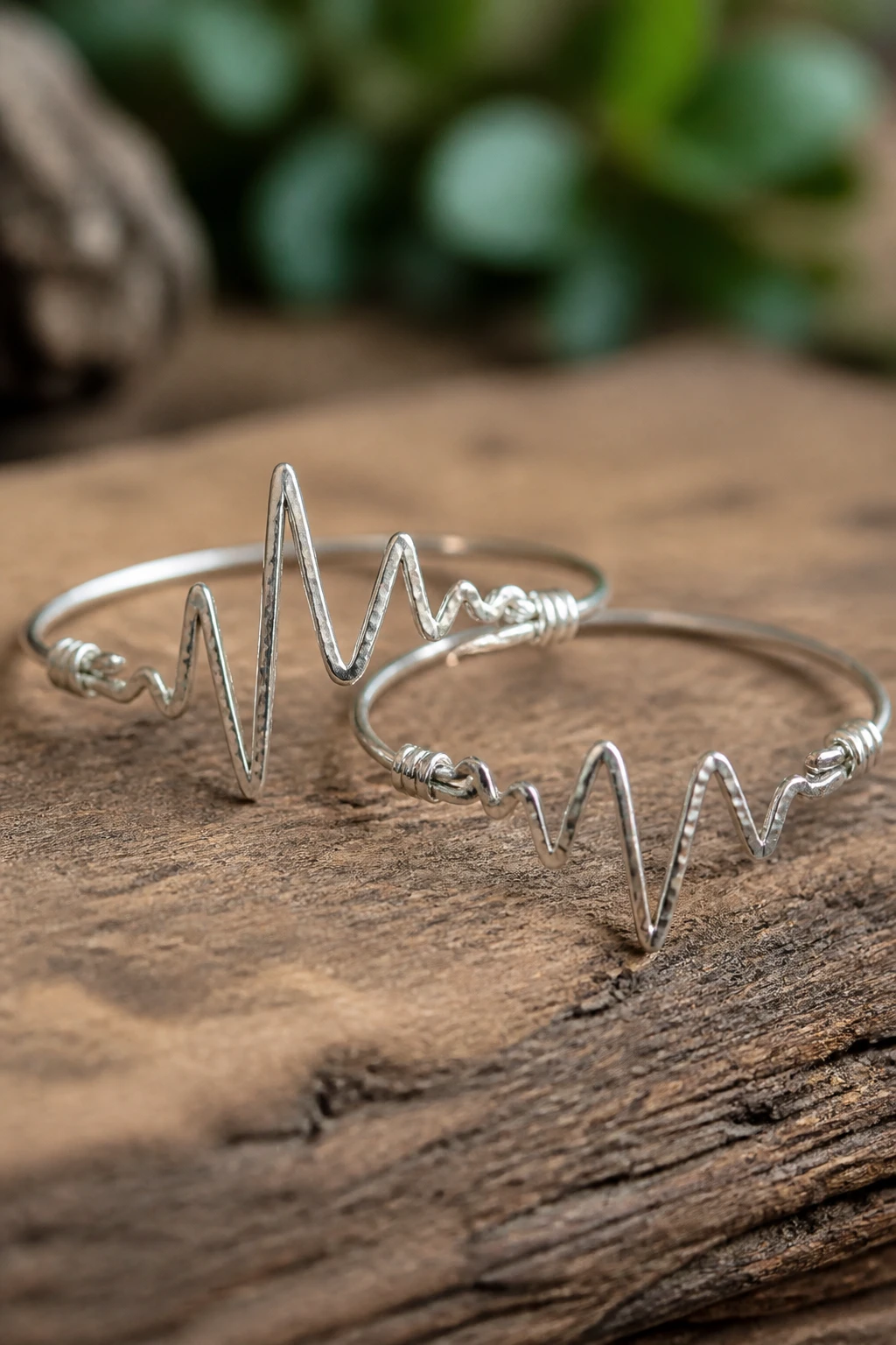 8 Matching Wire Bracelet Ideas for Couples That Are Deeply Personal 3 Item 2