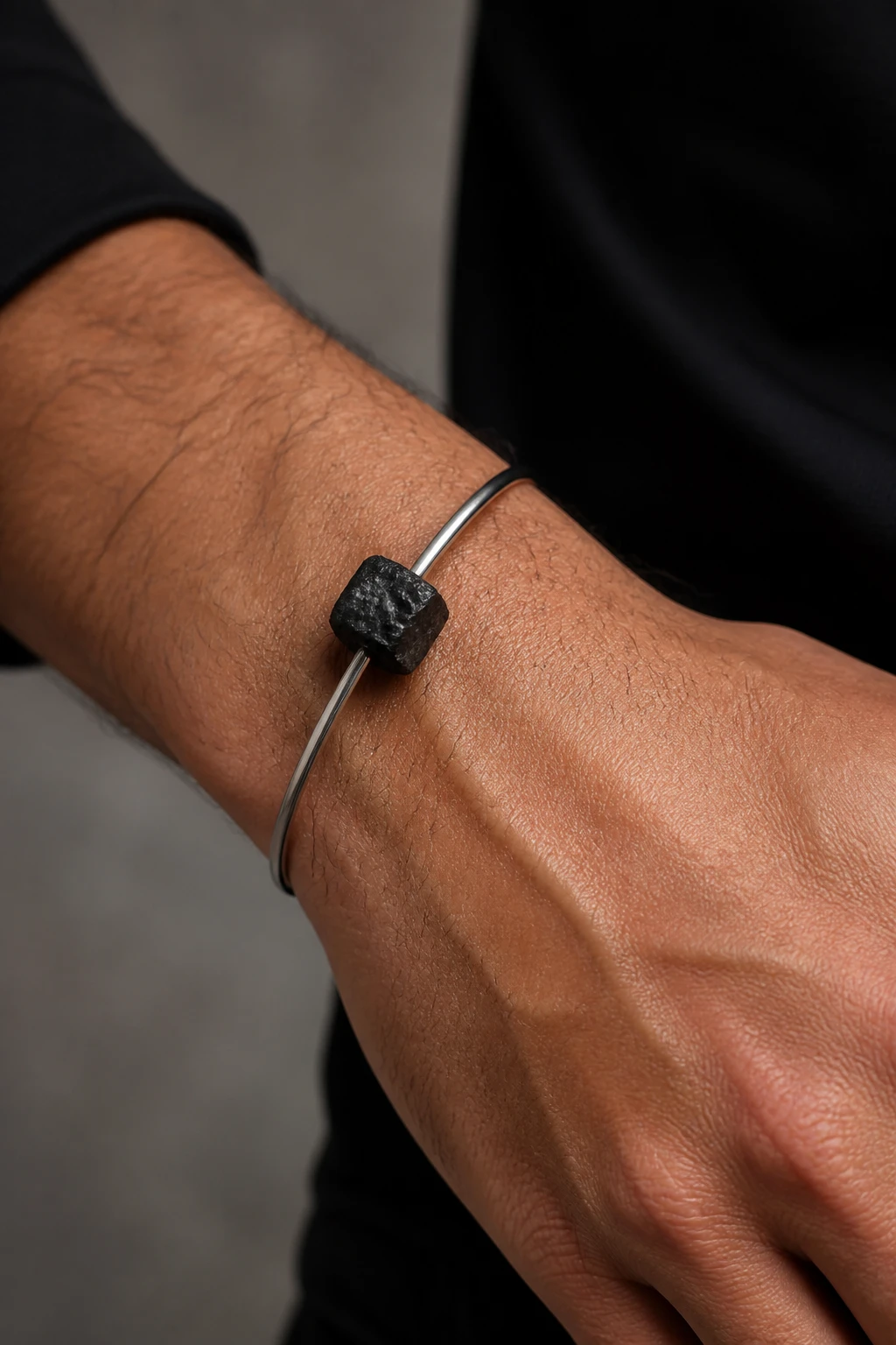 10 Wire Bracelet Ideas for Men That Look Bold and Handmade 5 Item 4