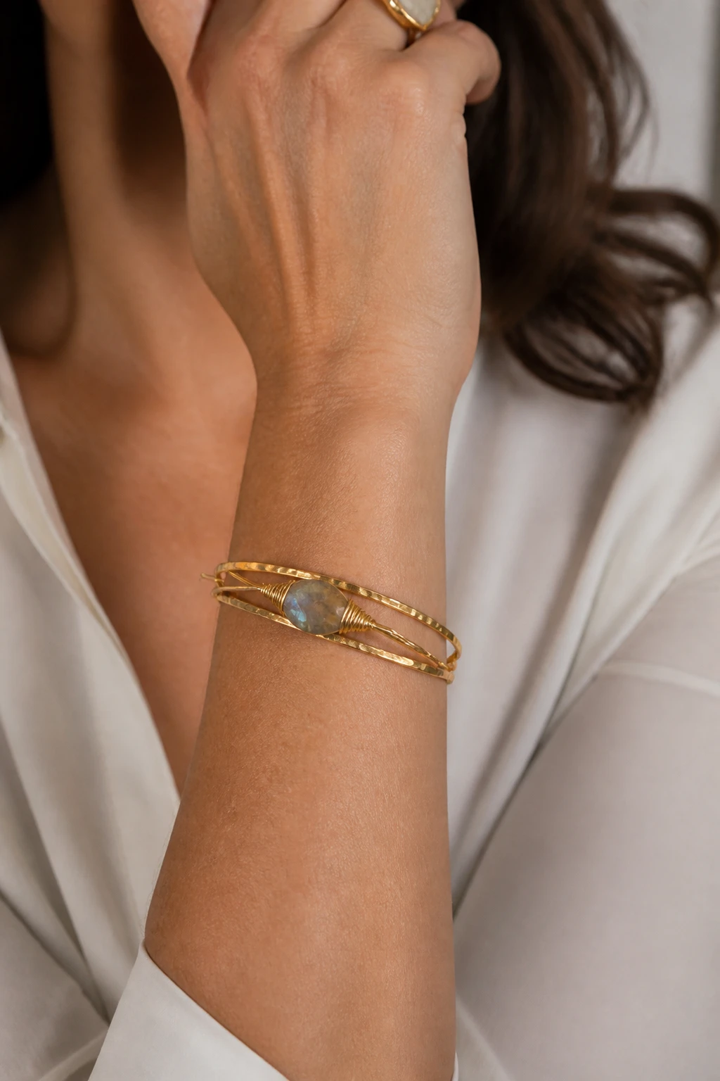 7 Elegant Wire Bracelet Ideas for Women Over 40 You Need to Try 2 Item 1