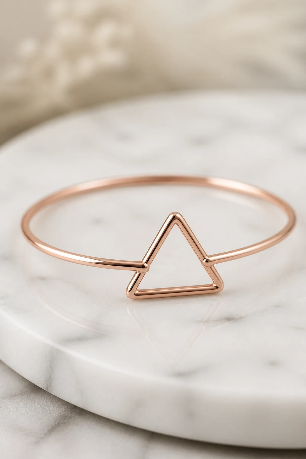 9 Minimalist Wire Bracelet Ideas That Go With Literally Everything 3 Item 2
