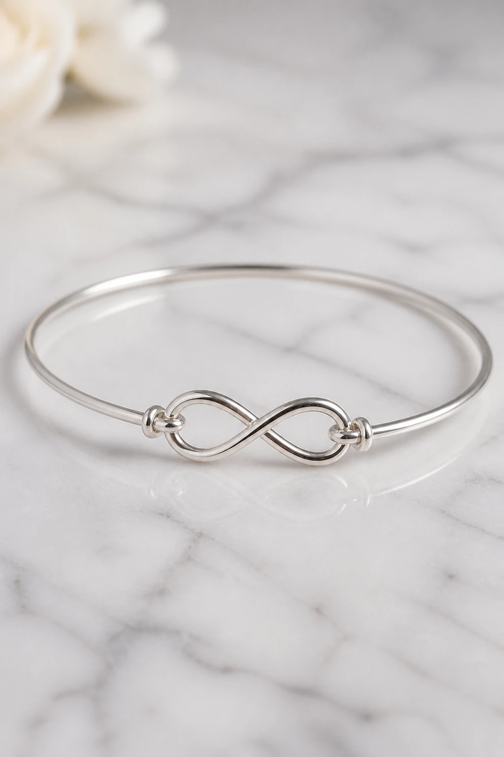 9 Minimalist Wire Bracelet Ideas That Go With Literally Everything 6 Item 5