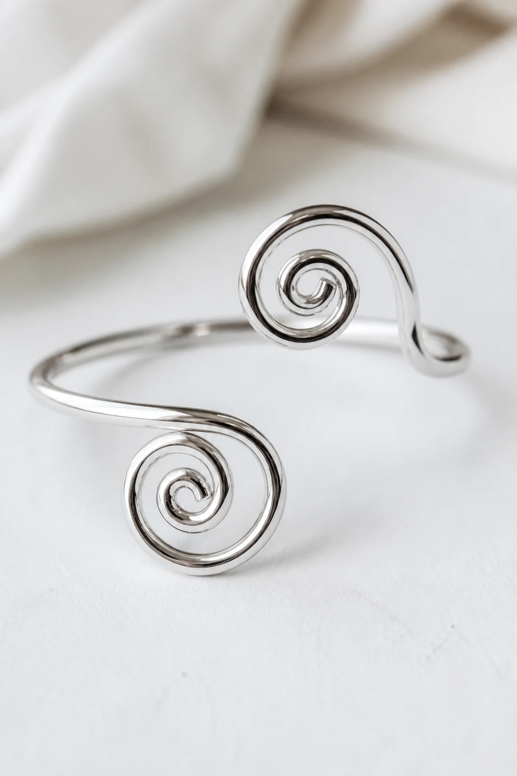 9 Minimalist Wire Bracelet Ideas That Go With Literally Everything 8 Item 7