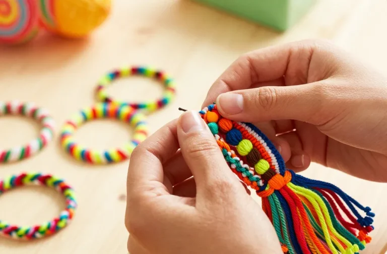 7 90s Nostalgic Friendship Bracelet Ideas