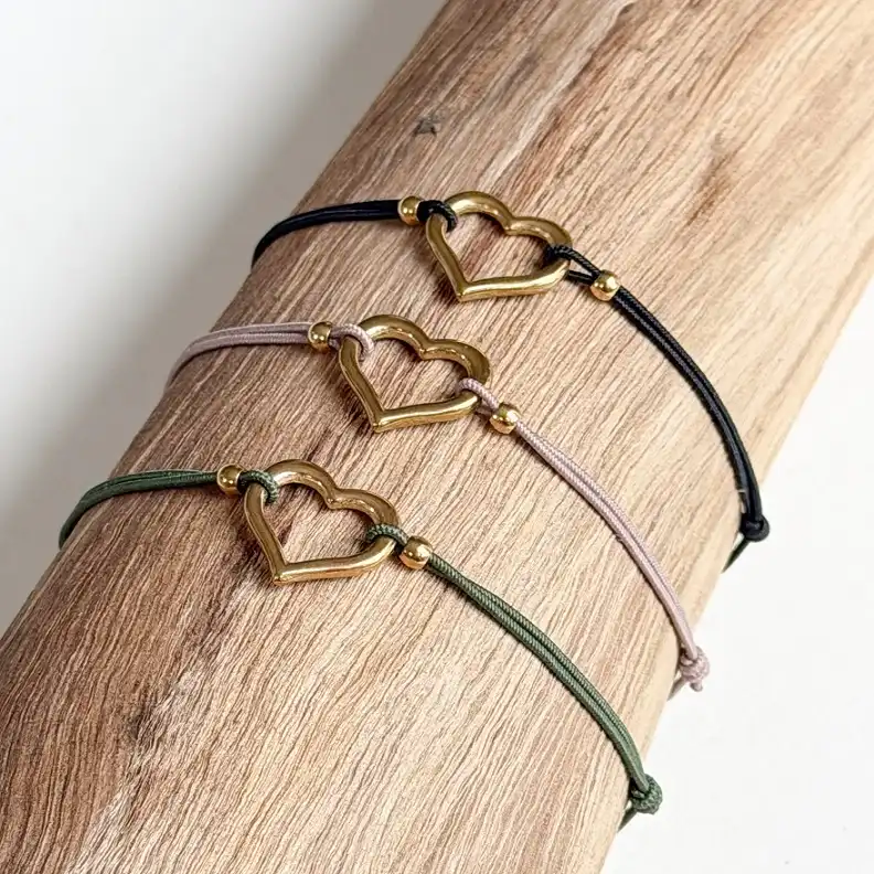 12 Minimalist Friendship Bracelet Ideas Your Friends Will Actually Wear 4 One Gold Heart, Three Cord Colors