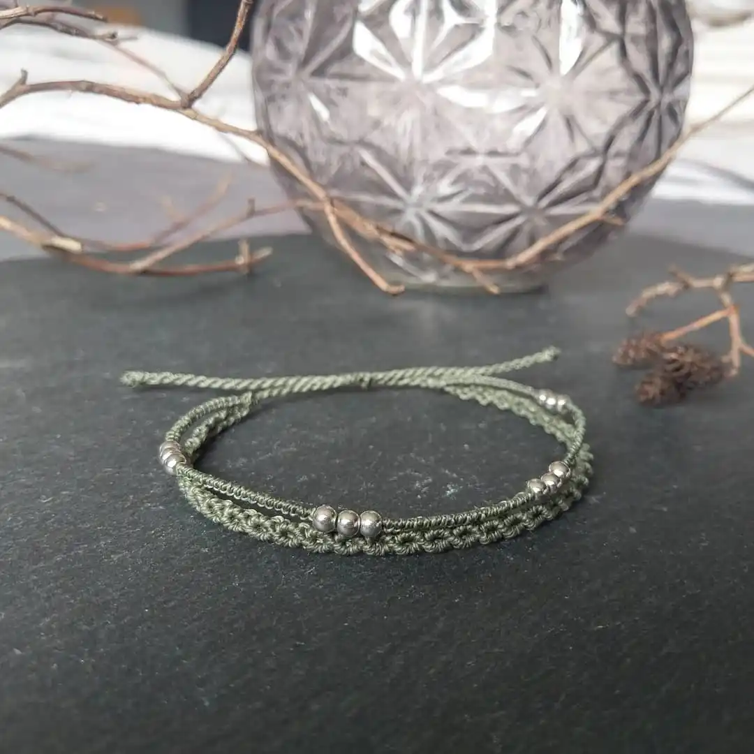 16 Macrame Bracelet Patterns for Beginners 3 DIY Macrame Bracelet