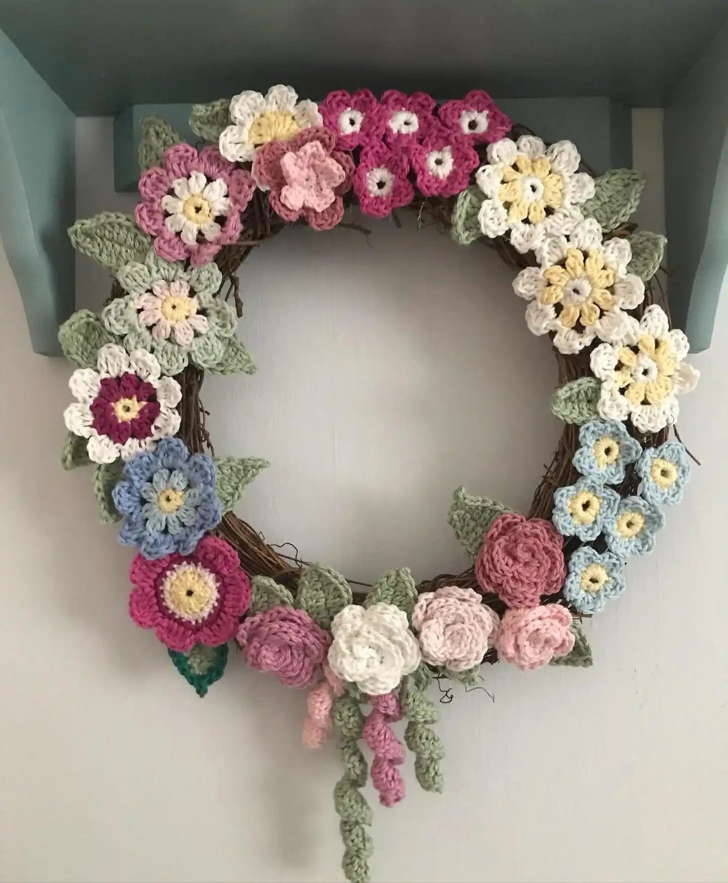 15 Summer Wreath Ideas for the Front Door 4 DIY summer wreath