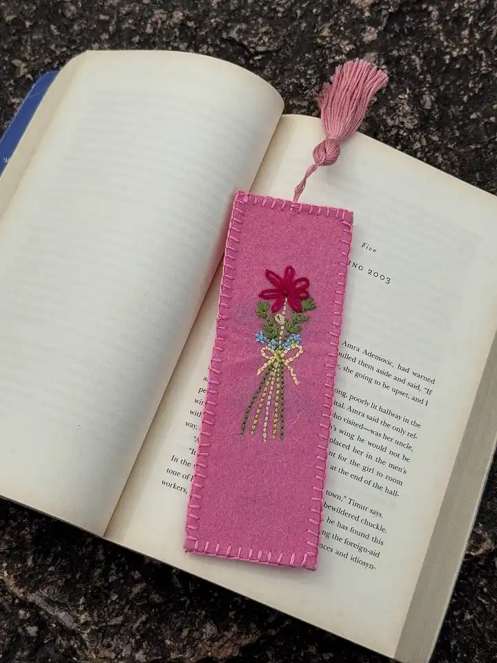 17 DIY Bookmark Ideas for Beginners 11 Fabric bookmarks