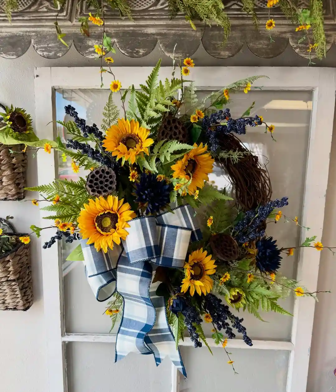 15 Summer Wreath Ideas for the Front Door 11 Outdoor summer wreath