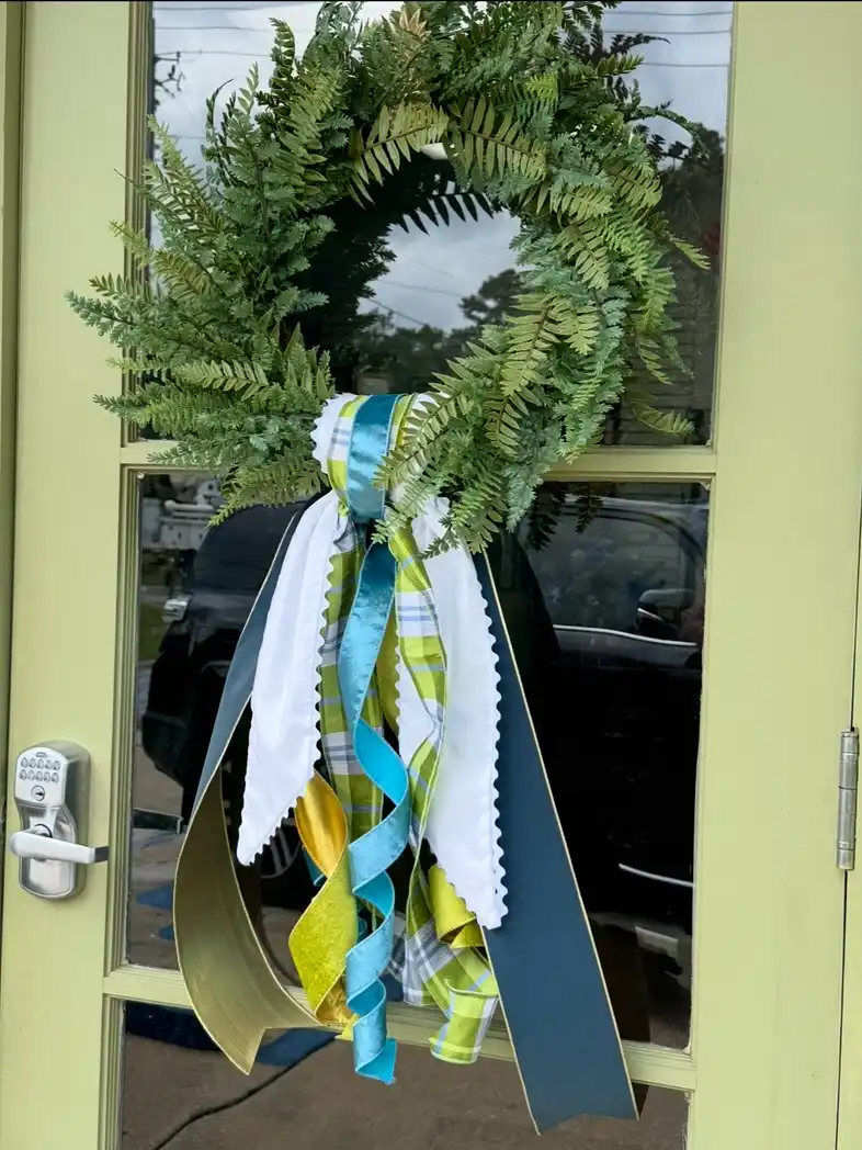 14 Ribbon Wreath Ideas for Beginners 8 Ribbon loop wreath