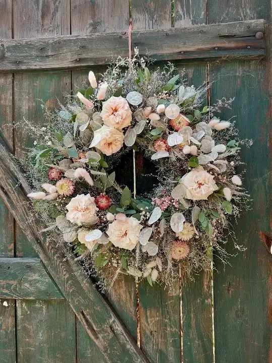 15 Summer Wreath Ideas for the Front Door 6 handmade summer wreath