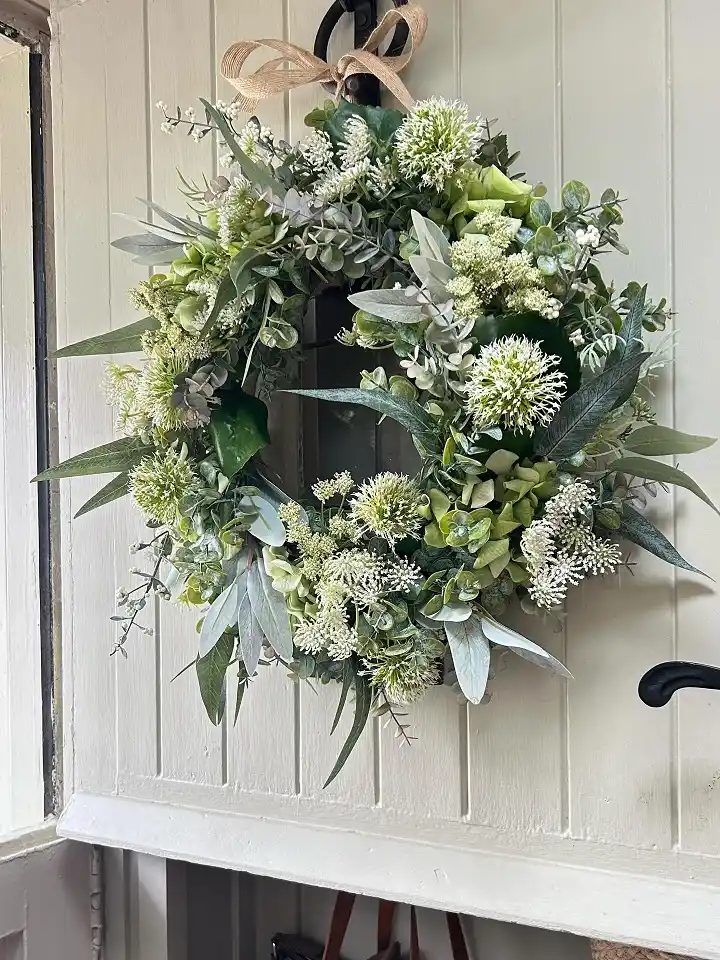 Neutral wreath ideas